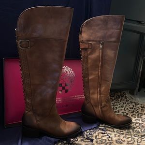 Vince Camuto NWT leather boots in a golden brown rich two tone  size 8.5 M.